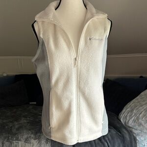 Columbia Ivory and Light Gray Fleece Vest